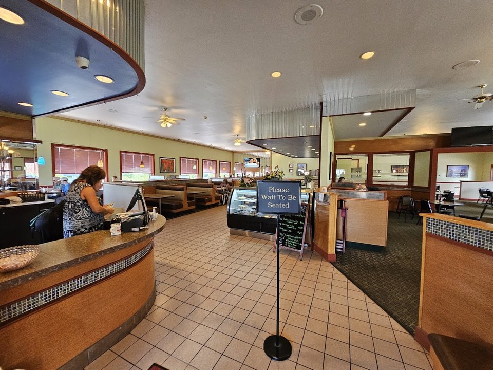 Classic diner exterior on NY-30 in Amsterdam.