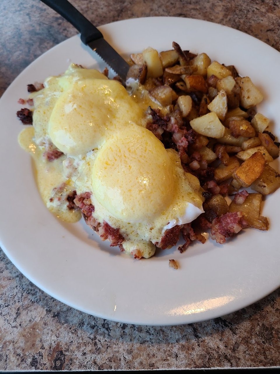 Eggs Benedict with Corned Beef